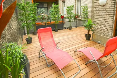 Image de Terrasse -3 Chambres - 100 m2- centre ville - avec possibilité parking sécurisé