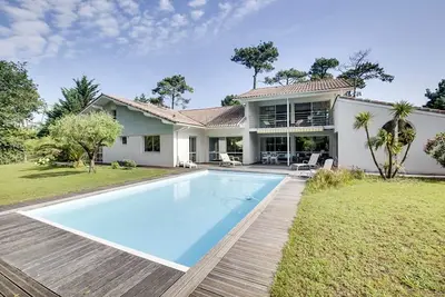 Image de Hossegor Villa climatisée 10 personnes avec piscine chauffée