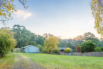 Image de Buxton Beauty - Situation centrale, vue sur la rivière