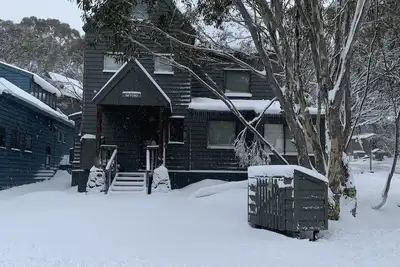 Image de Gifford chalet chien amical.