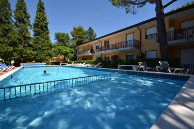 Image de Appartement de vacances avec climatisation et jardin