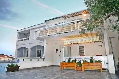 Image de Studio avec balcon et air conditionné