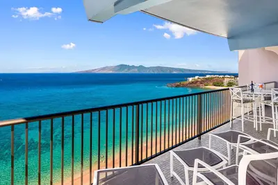 Image de Whaler 1201 - Le joyau de la couronne - Un penthouse royal au 12ème étage avec luxe rénové!