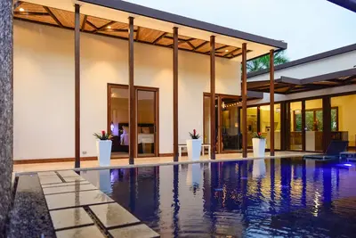 Image de Villa De Luxe Unique - Chariot de golf gratuit!