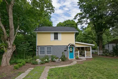 Image de Maison des années 1930 dans le quartier historique de Lewisburg - The Verdie May House