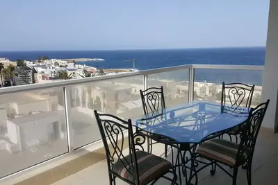 Image de Appartement neuf et charmant avec vue sur la mer à Qawra