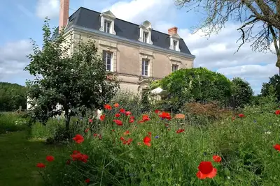 Image de Grande maison de campagne avec cuisine du chef dans la région des vins et châteaux de la Loire