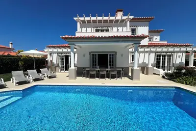 Image de Villa de luxe, 4 chambres, piscine privée sur le parcours de Praia Del Rey Golf