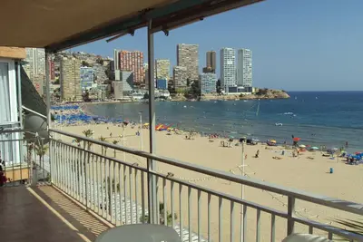 Image de 5ème étage appartement front de mer avec une vue exceptionnelle sur la mer et l'île de Benidorm