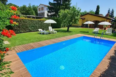 Image de Maison de vacances privée avec Wifi, climatisation, piscine privée, Tv, véranda, près de Lucques