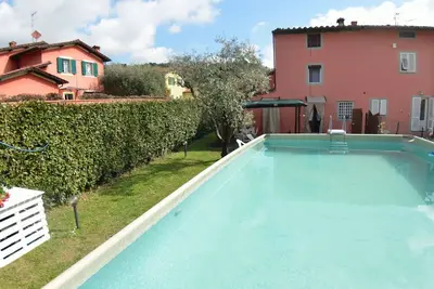 Image de Belle maison de vacances avec piscine privée, Wifi, Tv, véranda, parking, près de Lucques