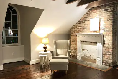 Image de Vue Birds-Eye! Appartement historique au coeur du vieux Towne