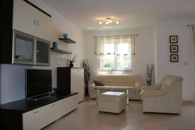 Appartement de vacances meublé de façon moderne, proche de la mer et du centre