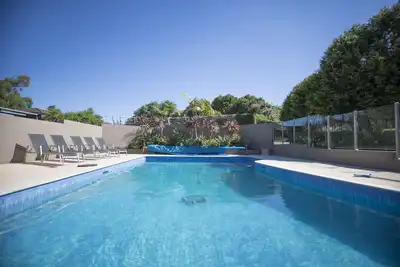 Image de Yarra Valley Fruit Farm avec piscine chauffée