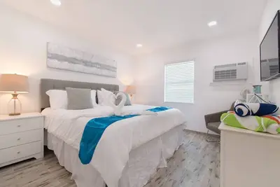 Image de Modern apartment w/king bed & beach views