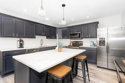 Image de Belle maison de Maple Valley, près de Eastside, Renton, près de Hw18 et de l'aéroport SeaTac