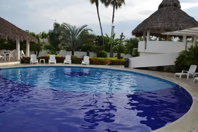 Image de Magnifique Maison RÉNOVÉE De 3 Chambres À 5 Minutes De La Plage Dans Une COMMUNAUTÉ Gated