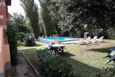 Maison de vacances privée avec piscine privée, Wifi, Tv, véranda, parking, près de Lucques