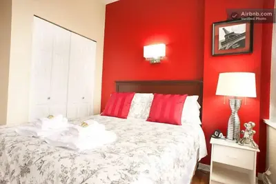 Image de Stylish Executive Condo (Numéro de licence 18-550223)