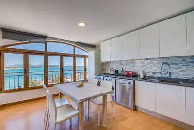 Image de Top Location, appartement exclusif et moderne sur la plage de S'illot Top!
