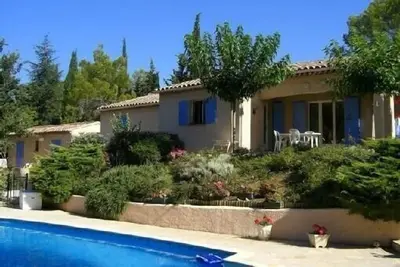Image de Mas provençal /1 grande maison+une petite maison avec piscine sécurisée+jardin