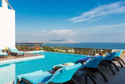 Image de Piscine privée ★ Vue sur la mer ★ Bbq ★ 2 minutes en voiture de la plage