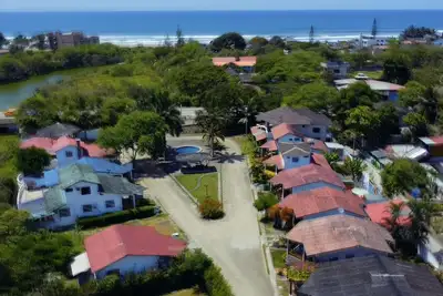 Image de Beach Cottage moderne avec cour privée, concept ouvert 2 br / 1 Ba Montanita / Olon