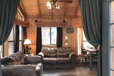 Image de Cabane Tahoe accueillante pour les animaux de compagnie