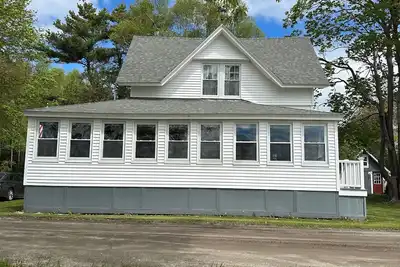 Image de maison de bord de mer avec vue sur deux phares qui est proche de Popham Beach