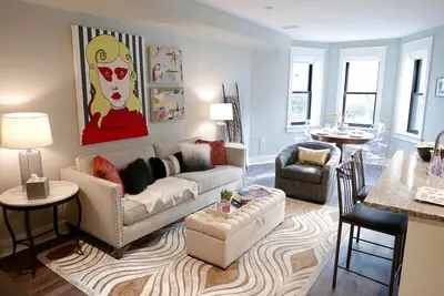 Image de Superbe Logan Circle Apt ~ 4 personnes