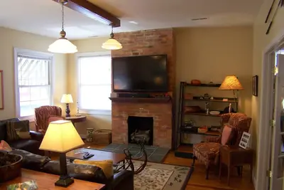 Image de À l'étage sur la rue Main (MainSt. Apt. ) Au milieu des sources chaudes