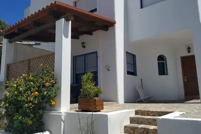 Image de House and garden, quiet area, near the beach