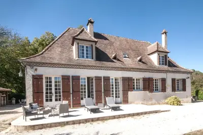 Image de Belle et grande maison périgourdine, au bord de la rivière Dordogne.