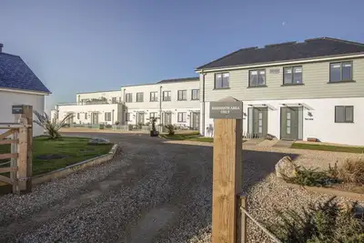 Image de 4 Ocean Reach, les animaux de compagnie, avec un jardin à Bolberry, Ref 997460