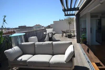 Image de Comme une villa sur les toits, à deux pas du stade vélodrome.