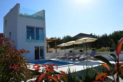 Image de 'Villa avec piscine privée et vue sur la mer - Villa Leona