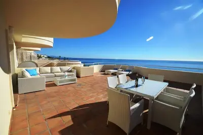 Image de Appartement spectaculaire avec immense terrasse et vue panoramique.