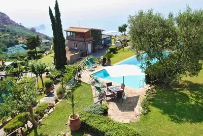 Image de Villa à Sorrente avec 14 chambres à coucher, 27 couchages