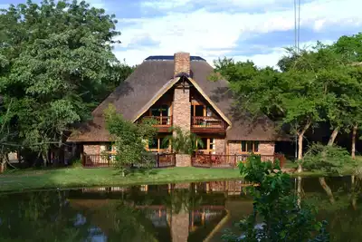 Image de Hébergement haut de gamme dans un complexe de golf primé près du parc Kruger