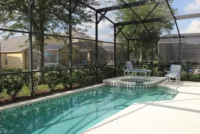 Image de 4 Chambres / 3 salles de bain 3 Miles de Disney World à Emerald Island Resort