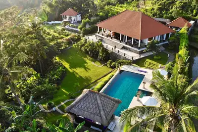 Image de Villa exclusive 5 étoiles avec vue à 365 ° sur la mer, les montagnes et les rizières!