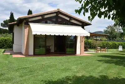 Image de Maison avec jardin dans la campagne toscane