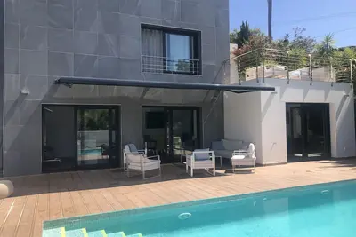 Image de Villa, Piscine Chauffee  à 28°, climatisée, Wifi, Smart Tv, 1km mer