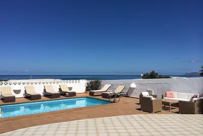 Image de Villa de luxe de 3 chambres avec piscine privée sur la célèbre plage de Famara