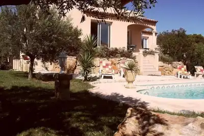 Image de Villa luxueuse sur golf avec piscine privée, terrasse, jardin, Wifi à Béziers