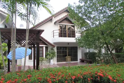 Image de Villa de plage idyllique C8 dans la plage du jardin tropical devant la porte