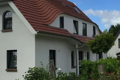 Image de À seulement 200 mètres de la digue et la plage, à seulement 150 mètres plus haut la jetée / poussettes