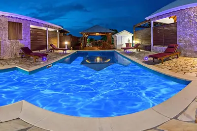 Image de Villa Roucou, avec piscine et jardin
