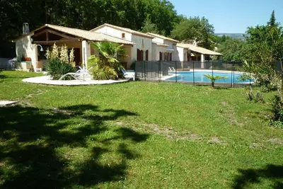 Image de La villa Camille est dans un domaine boisé, calme et tranquilité assurés