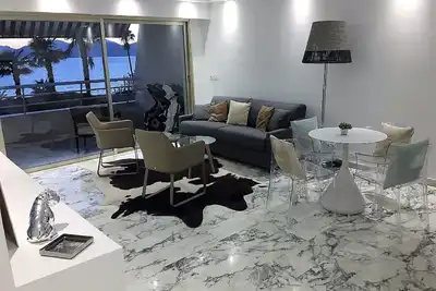 Image de Luxe  vue mer  sur les plages du Midi